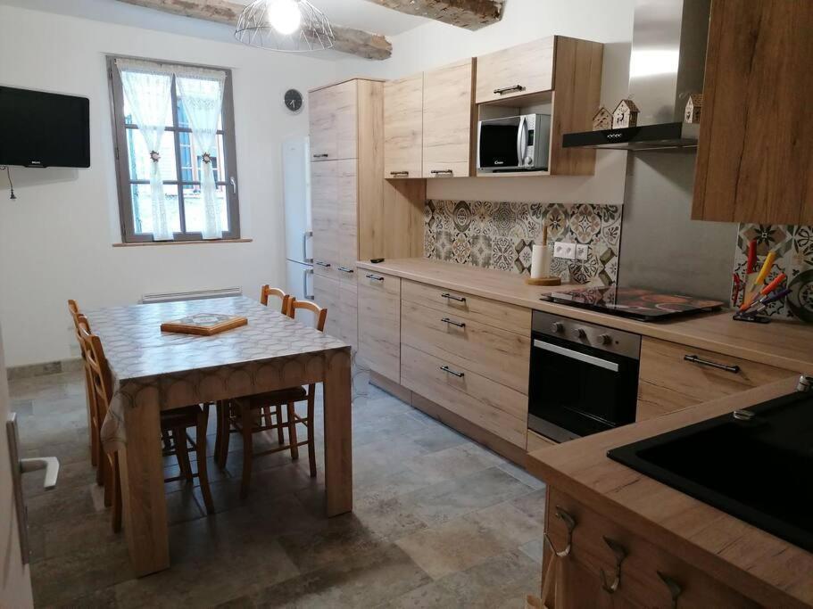 Agreable Maison De Village. كاستيلان المظهر الخارجي الصورة