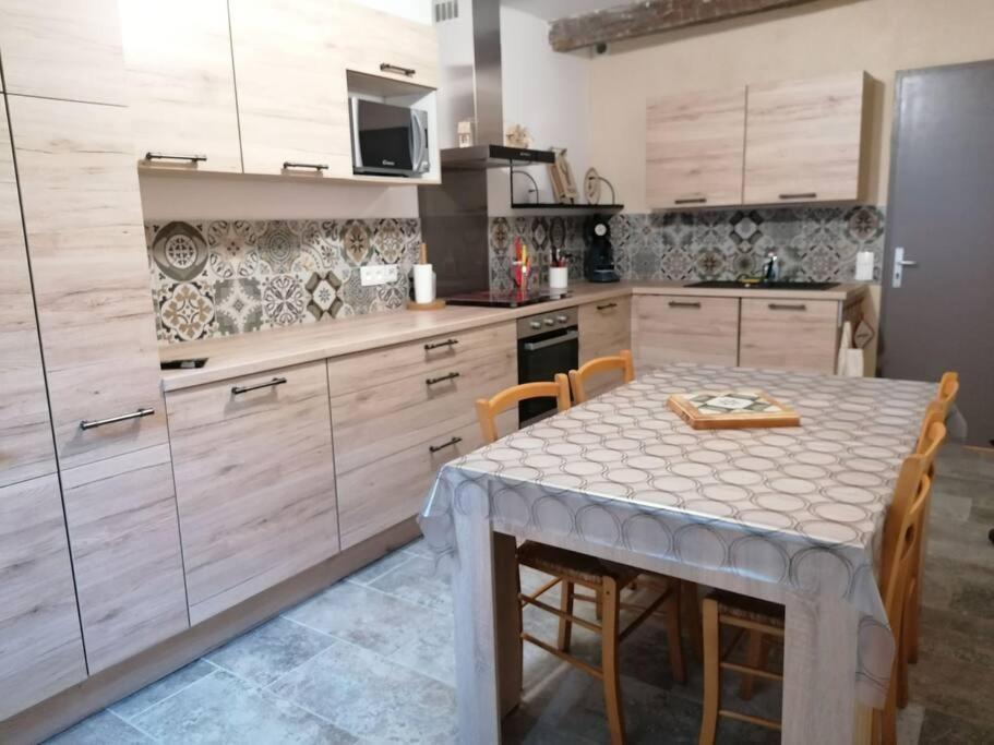 Agreable Maison De Village. كاستيلان المظهر الخارجي الصورة