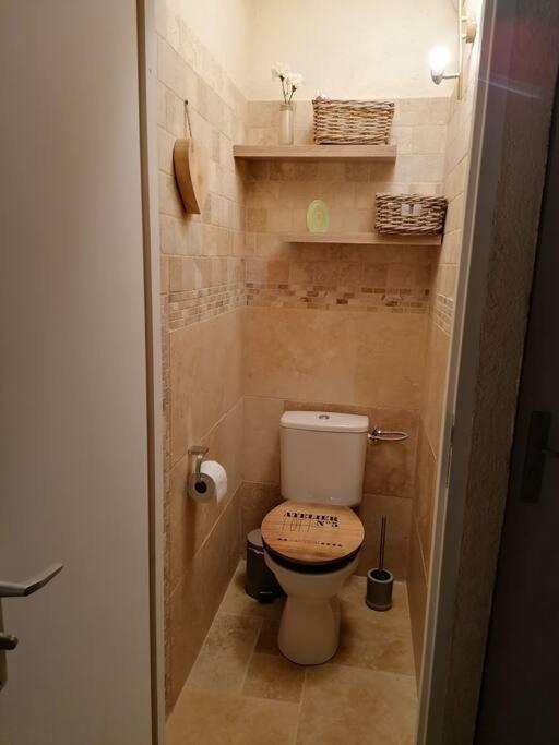 Agreable Maison De Village. كاستيلان المظهر الخارجي الصورة