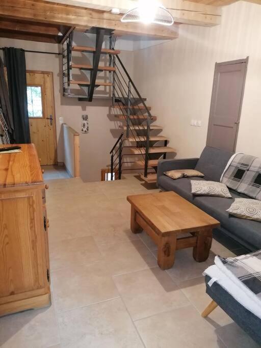 Agreable Maison De Village. كاستيلان المظهر الخارجي الصورة